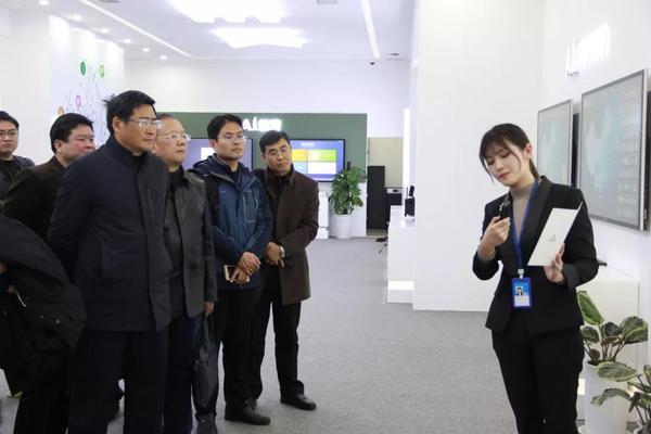 参观_79661.jpg 参观.jpg